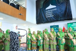 Lantik Pengurus PCI Muslimat NU UK, Gubernur Khofifah Ajak Ikut Andil Merawat Jagat dan Membangun Peradaban