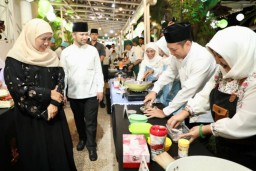 Tingkatkan Keguyuban Antar OPD, Gubernur Khofifah Gelar Qiyamul Lail dan Lomba Masak