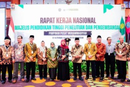 Gubernur Khofifah Ajak PT Muhammadiyah Tingkatkan Indeks Inovasi dan Daya Saing Global