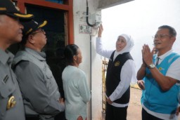 Resmikan IRSR dan Serahkan Bantuan Token Listrik, Gubernur Khofifah : Listrik Menggerakkan Sendi-sendi Perekonomian Rakyat