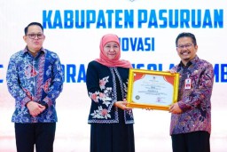 Serahkan Penghargaan Inotek Award 2023, Gubernur Khofifah Dorong Percepatan Inovasi dan Teknologi Berdampak Bagi Masyarakat