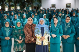Gubernur Khofifah Ingatkan Tiga PR Utama PKK, Kerukunan Keluarga Turunkan Stunting dan Tekan Pernikahan Usia Dini