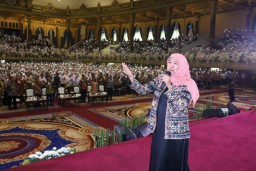 Buka Orientasi PPPK di Lingkup Pemprov Jatim, Gubernur Khofifah Pesankan 4 Pilar Pembangunan untuk Wujudkan Visi Indonesia Emas 2045