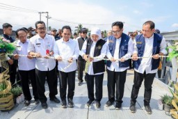 Gubernur Khofifah Resmikan Jembatan Mujur II Keloposawit Lumajang