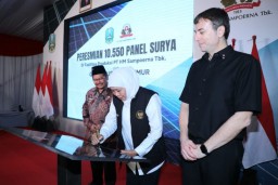 Resmikan 10.550 Panel Surya PT HM Sampoerna, Gubernur Khofifah : Jadi Referensi Konversi Energi Baru Terbarukan Bagi Korporasi