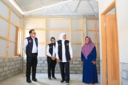 Resmikan 50 Rumah Relokasi Korban Tanah Gerak Blitar, Gubernur Khofifah : Lokasinya Aman dan Nyaman Sarpras Memadai