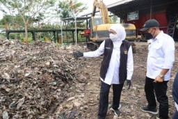 Peringati Hari Lingkungan Hidup Sedunia, Gubernur Khofifah Ajak Masyarakat Masifkan Aksi Nyata Kurangi Sampah Plastik