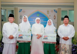 Apresiasi Sistem Pembelajaran Sekolah Khadijah, Gubernur Khofifah : Seimbangkan Kecerdasan Akademik dan Akhlaqul Karimah 'Yo Pinter Yo Bener'