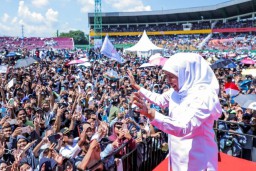 Hadiri Peringatan HUT ke 51 SPSI dan ke- 8 Gasper, Gubernur Khofifah Apresiasi Peran Buruh Ikut Jaga Stabilitas dan Iklim Ekonomi di Jatim