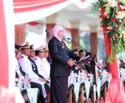 Pimpin Upacara Hari Sumpah Pemuda di Blitar, Gubernur Khofifah : Gaungkan Nafas Keteladanan dan Kepahlawanan Pemuda Extra Ordinary Asal Blitar