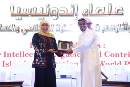 Di Riyardh, Gubernur Khofifah Kenalkan Turots Ulama Nusantara dan Kontribusinya untuk Keilmuan Dunia