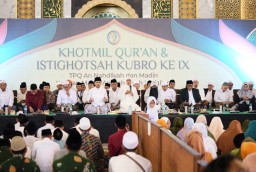 Di Khotmil Quran dan Istighosah Kubro Pesantren Langitan, Gubernur Khofifah: Upaya Semai Islam Rahmatan Lil Alamin Sejak Dini