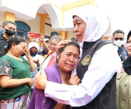 Gubernur Khofifah Gercep Tangani Banjir Bandang Bondowoso, Pastikan Relokasi dan Logistik Warga Terdampak Tercukupi