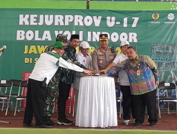 Bupati Sidoarjo Buka Kejurprov Bola Voli U-17 Jatim