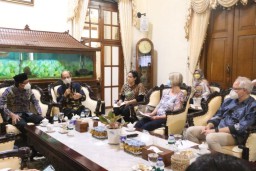 Dubes Swiss Tertarik Pengelolaan Sampah di Sidoarjo