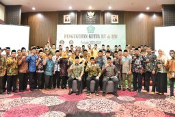 Pengukuhan Ratusan Ketua RT RW, Ini Pesan Gus Muhdlor