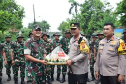 Jelang HUT TNI ke 77, Kapolresta Sidoarjo Kunjungi Markas TNI Sumput