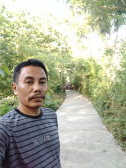 Pemdes Kaulon Bangun Jalan Desa untuk Tingkatkan Perekonomian Warga