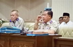 Kakan ATR/BPN Banyuwangi Diblejeti Warga Saat Hearing Dengan DPRD