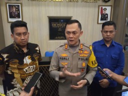 Pelaku Penusukan Istri dan Anak Serahkan Diri ke Polres Malang