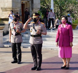 Ziarah ke TMP Kalibata, Ini Pesan Kapolri