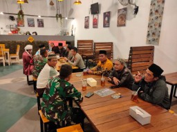 Kapolsek Wonoayu Ajak Ngopi Bareng Forpimcam untuk Wonoayu Adem Ayem