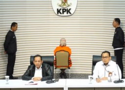 KPK Tetapkan Satu Tersangka OTT BPPD Sidoarjo, Siapa Target Berikutnya?