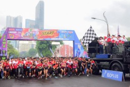 Gubernur Khofifah Lepas 2.000 Peserta Jatim Run for Heroes 2022