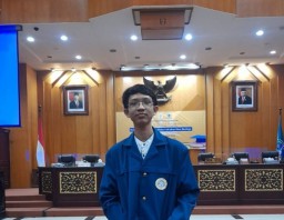Gagas Smartwatch Solusi Kecemasan, Mahasiswa UNAIR Raih Juara I Esai Nasional