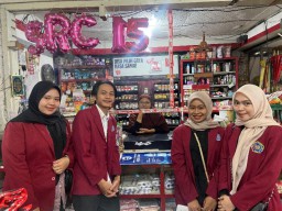 Mahasiswa FH UMM Sosialisasi Urgensi Pendaftaran Perizinan Usaha Toko Kelontong