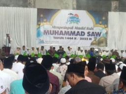 Meriah, Ribuan Warga Sampang Hadiri Maulid Nabi di Water Park