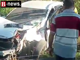 Ngeri, KA Sritanjung Sambar MPV di Perlintasan Kereta Api Tak Berpalang Pintu