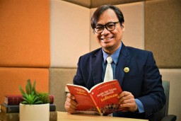 Pakar Hukum Tata Negara FH Unair Tanggapi Perpu Cipta Kerja yang Disahkan Presiden Jokowi