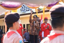 Semarak 17 Agustus, Bupati Gus Muhdlor Berangkatkan Ribuan Peserta Gerak Jalan se Kecamatan Taman