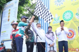 Bupati Muhdlor Meriahkan Pra Muktamar ke 48 Muhammadiyah Dengan Gowes