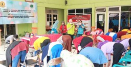 UWK Sosialisasikan Senam Kesehatan Tulang Bagi Manula