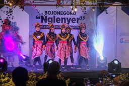 Para Millenial Semarakkan Nglenyer Dance Competition Piala Bupati 2022