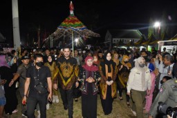 Gubernur Khofifah Terus Dorong UMKM Naik Kelas Hingga Tembus Ekspor