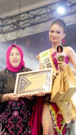 Mahasiswa Ilmu Sejarah UNAIR Dinobatkan sebagai Putri Pariwisata Kalimantan Timur 2022