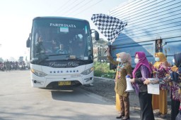 Istri Wabup Sidoarjo Berangkatkan Kegiatan Pengenalan Lingkungan SLB Gedangan