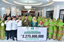 Salurkan Dana Bantuan NU untuk Palestina Rp 2,2 Miliar, Khofifah : Terus Do'akan dan Dorong Kemerdekaan Palestina