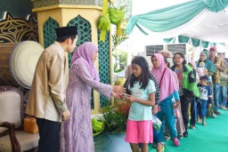 Open House Hari Kedua, Gubernur Khofifah : Ini Bentuk Kedekatan dan Kehangatan Warga Jatim