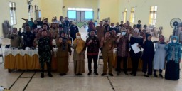 Kasus PMK Merebak, Khusnul Arifin Politisi Nasdem Peduli Peternak Sapi di Kediri