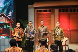 Konsisten Kembangkan UMKM, Pegadaian Dapat Apresiasi dari BUMN Berprestasi