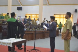 Hj Yanik Amanilla Resmi Jadi Anggota DPRD Sampang Usai Pelantikan PAW