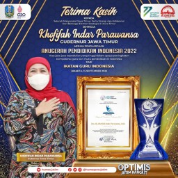 Khofifah Raih Penghargaan Anugerah Pendidikan Indonesia dari IGI