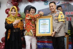 Kapolres Blitar Terima Penghargaan Kak Seto Award 2022