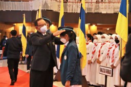 Kukuhkan Mahasiswa Baru, Rektor Imbau Mahasiswa Saling Mengenal dan Kolaborasi Keilmuwan