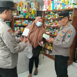 Cegah Meluasnya Kasus Gagal Ginjal pada Anak, Polres Sampang Sidak Apotik