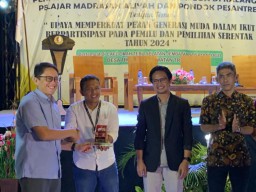 Pj Bupati Bojonegoro, Adriyanto Beri Pendidikan Politik Bagi Pemilih Pemula